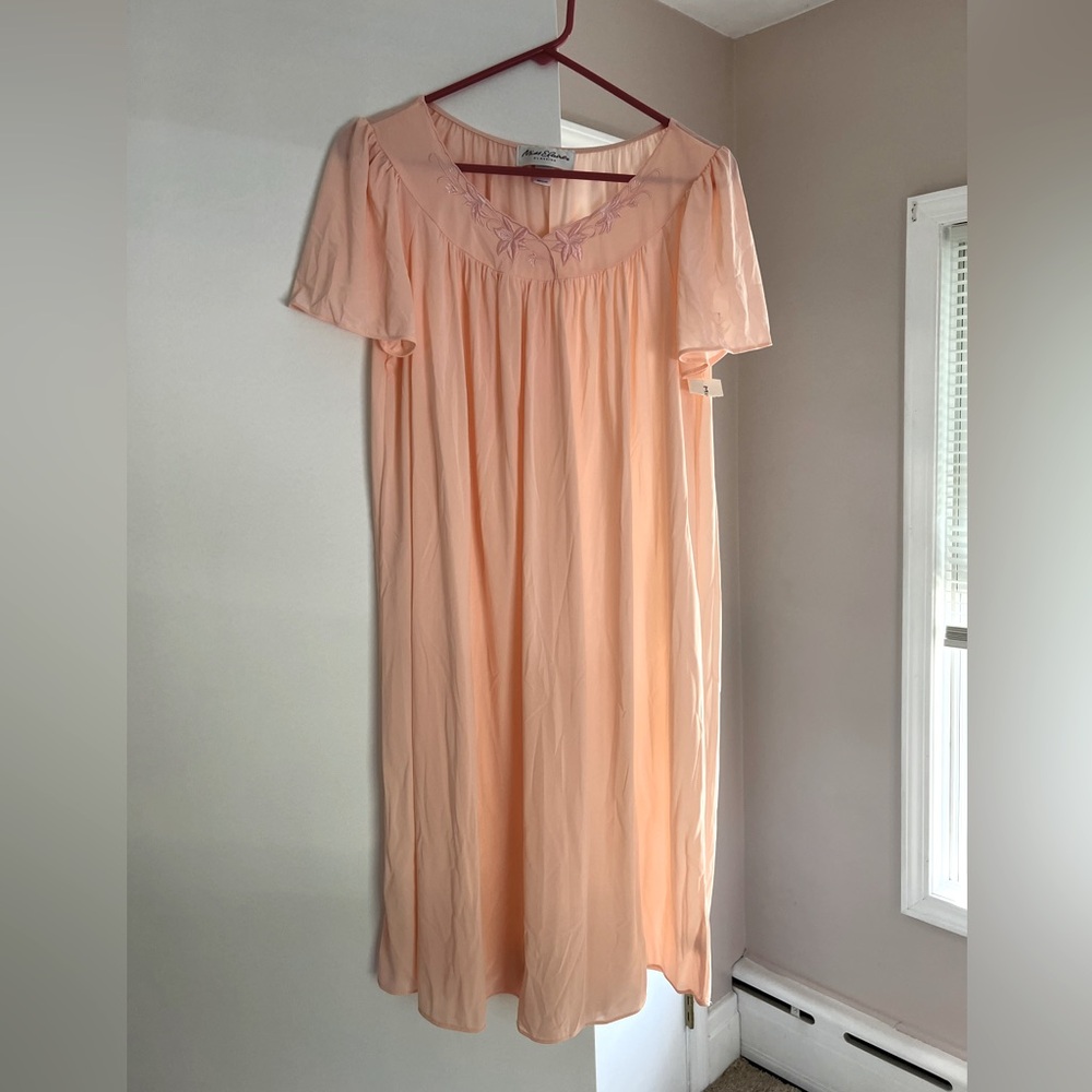 Miss Elaine nightgown